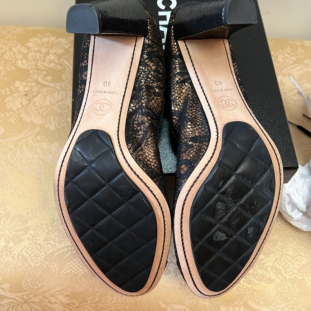 New Chanel shoes with original box - Picture 8 of 12